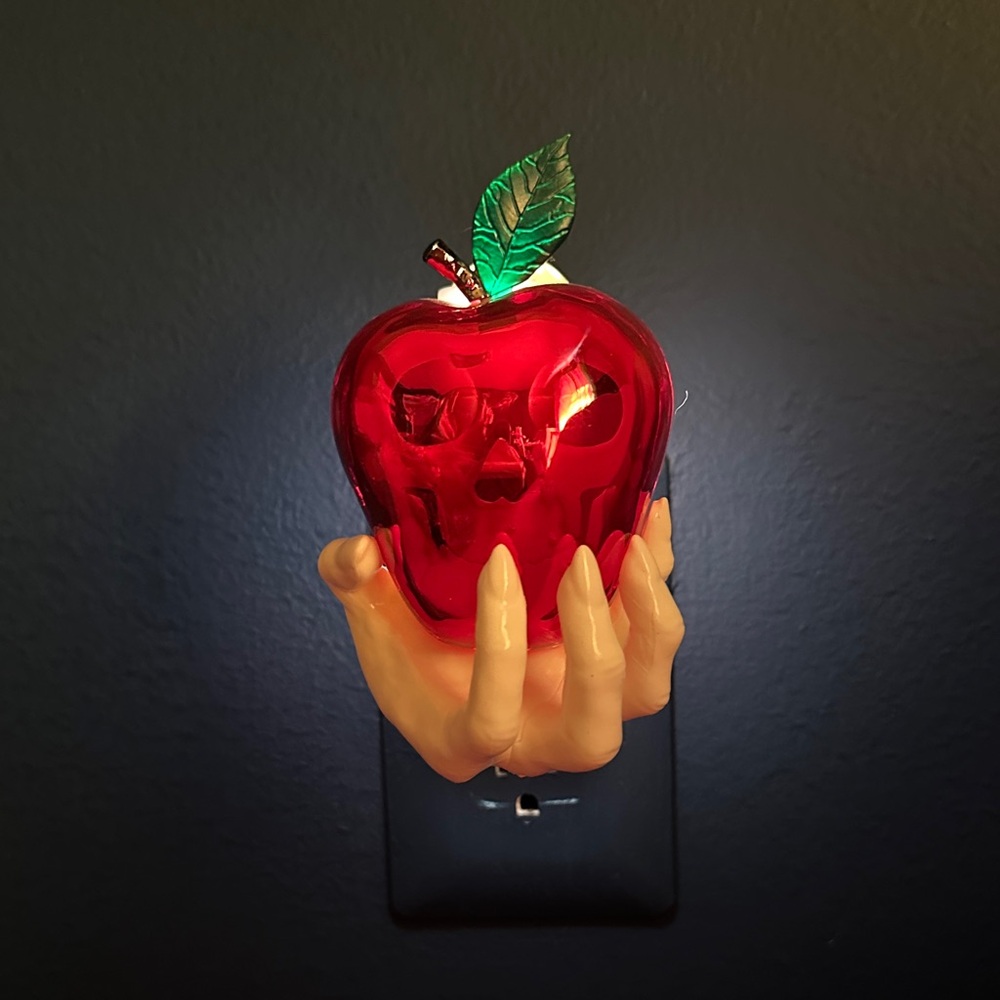 Red Apple Hand Wallflower